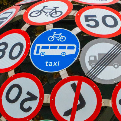 광고 등급 유리 구슬 도로 표지판을 위한 평면 반사 필름 안전 표지를 위한 에코 솔벤트 인쇄 가능한 PVC 반사 비닐 롤